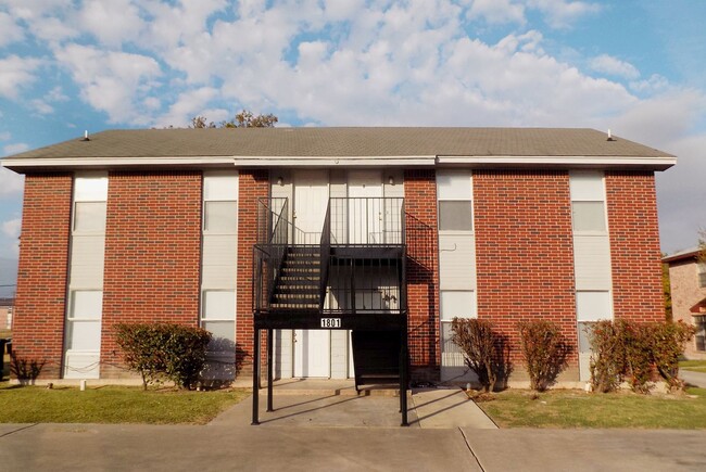 property at 1801 Cedarhill Dr