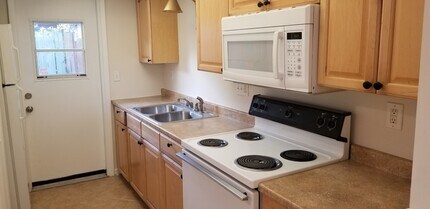 710 Bayou Ave in Tarpon Springs, FL - Building Photo - Building Photo