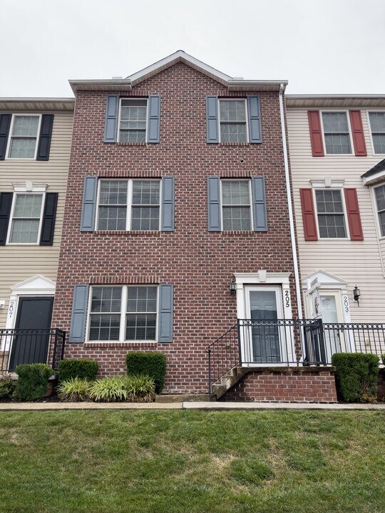 205 Decatur St in Cumberland, MD - Foto de edificio