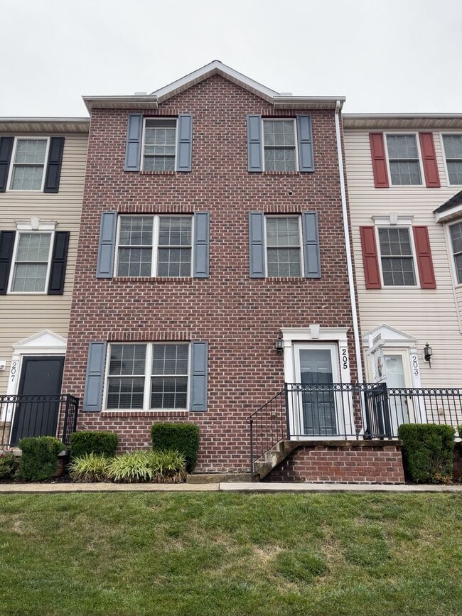 property at 205 Decatur St