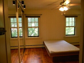 236 W Barnard St, Unit Apartment Two in West Chester, PA - Foto de edificio - Building Photo