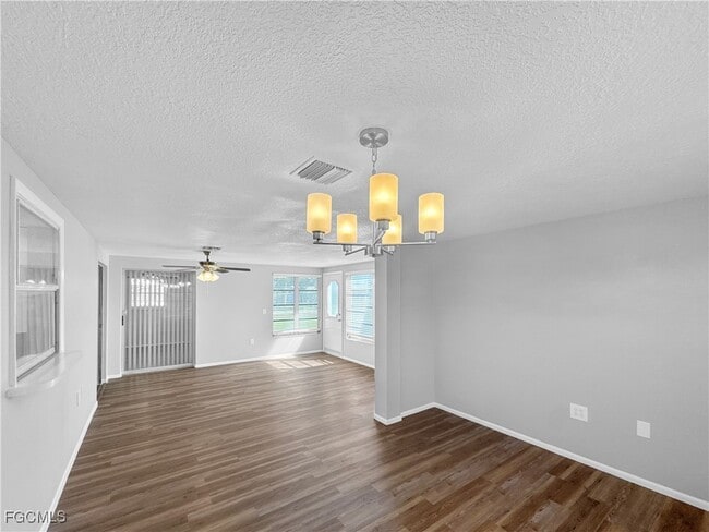 151 Michigan Ave in Englewood, FL - Building Photo - Building Photo