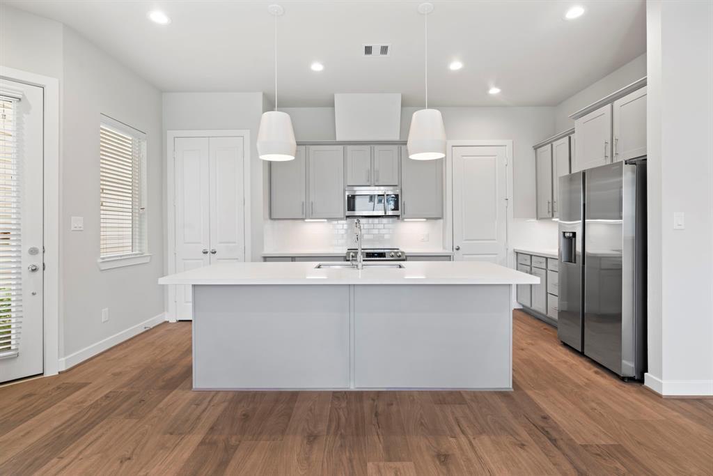5911 Jasper Jones Wy in Houston, TX - Building Photo