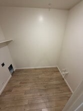 301 Stork Ct in Delano, CA - Building Photo - Building Photo