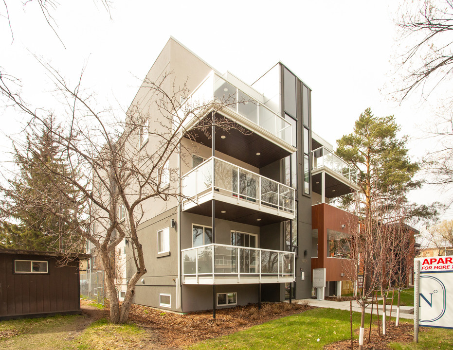 The Max in Edmonton, AB - Building Photo