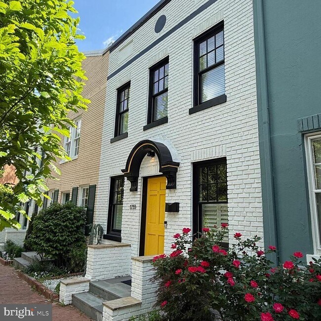 1733 34th St NW in Washington, DC - Building Photo - Building Photo