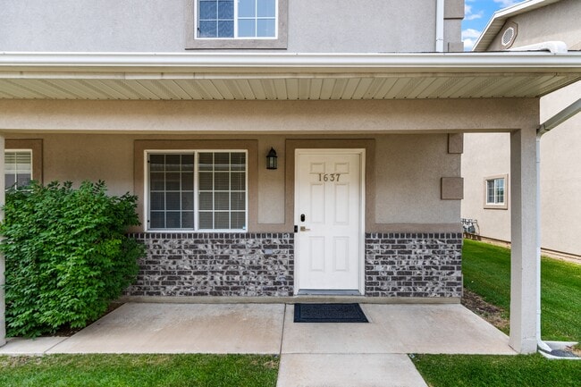 property at 1637 Talon Dr