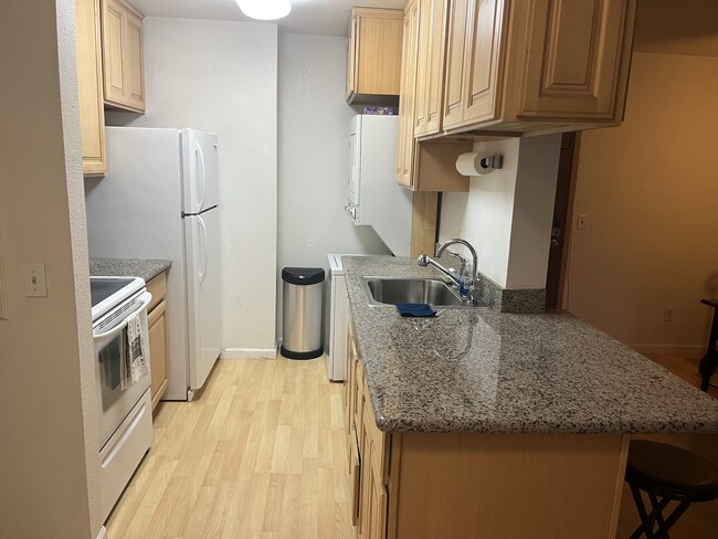 29300 Dixon St in Hayward, CA - Building Photo - Building Photo