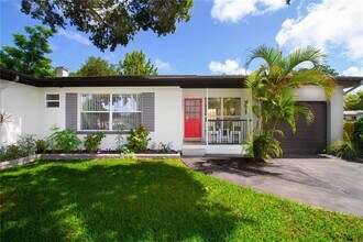 2300 8th Ave SW in Largo, FL - Building Photo - Building Photo