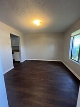 327 Beverly St in Hinesville, GA - Building Photo - Building Photo