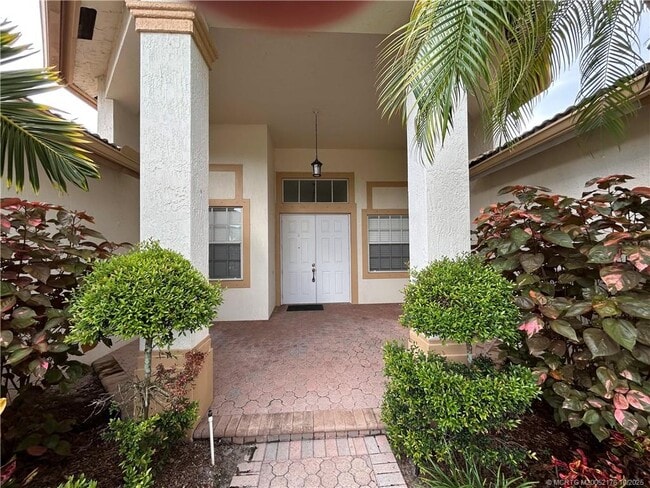 property at 2529 SW Park Meadows Trail