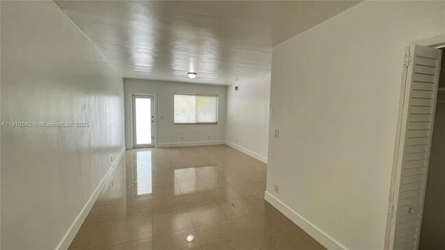 8235 Crespi Blvd in Miami Beach, FL - Building Photo - Building Photo