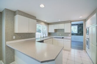 1432 254th Pl SE in Sammamish, WA - Building Photo - Building Photo