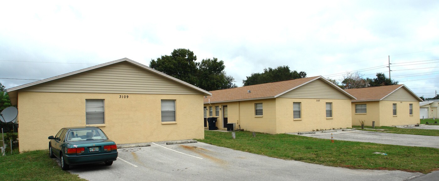 3105-3113 W Macdill Ave in Tampa, FL - Building Photo