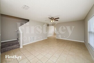 1909 Falling Star Ln in Lutz, FL - Building Photo - Building Photo