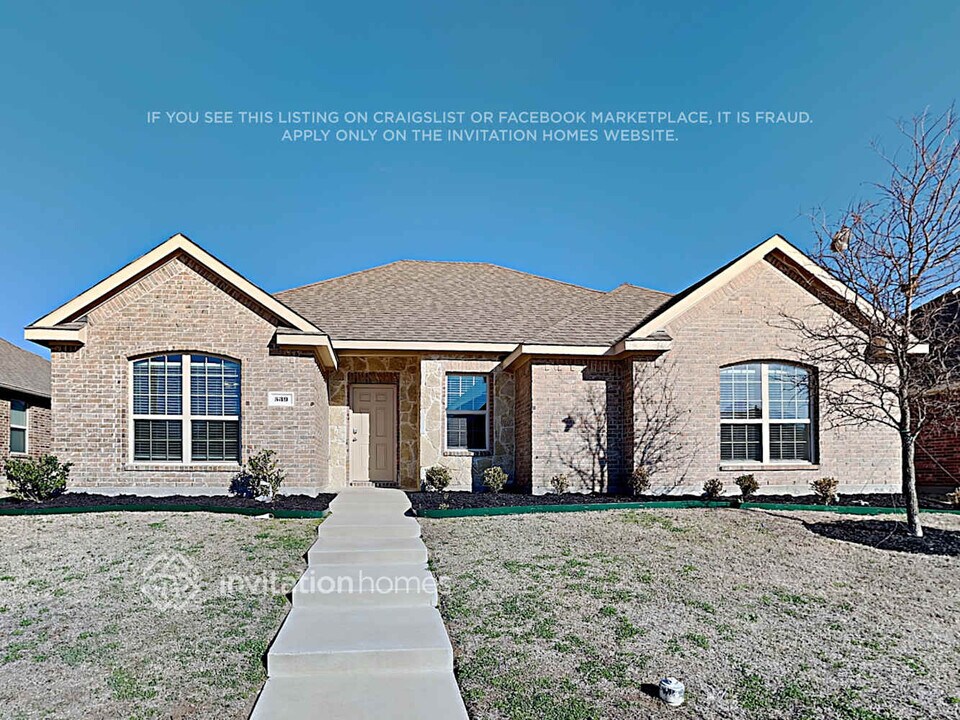 539 Clearlake Dr in Waxahachie, TX - Building Photo