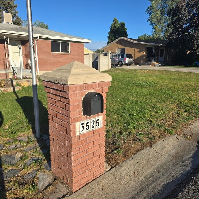 property at 3525 Royal Scott Dr