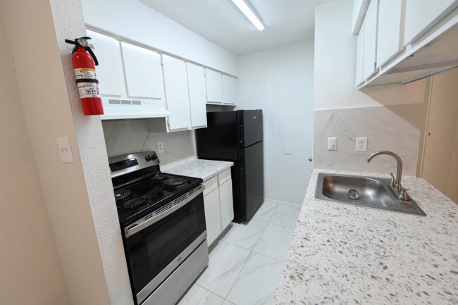 Star Villa Ana in Houston, TX - Building Photo - Building Photo