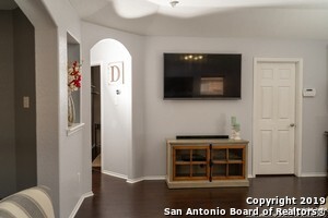 10022 Amberg Path in Helotes, TX - Building Photo - Building Photo