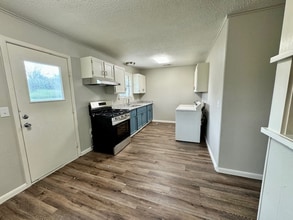 6521 W Double Springs Rd in Fayetteville, AR - Building Photo - Building Photo