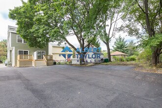 217 Arlington St, Unit 1 in Medford, MA - Foto de edificio - Building Photo