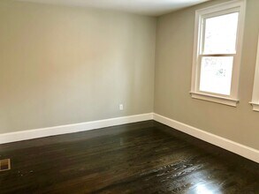 64 Grant St, Unit 3 in Somerville, MA - Building Photo - Building Photo