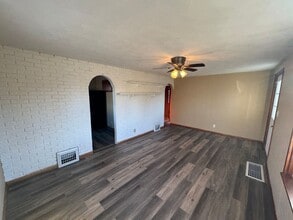 527 W Exchange St in Geneseo, IL - Building Photo - Building Photo