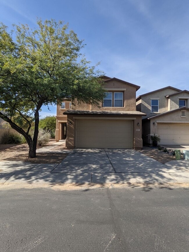 property at 8445 N Avd De La Bellota