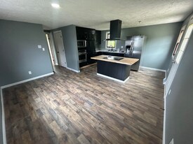 531 N 18th St in Cambridge, OH - Building Photo