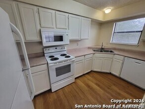 6316 Cambridge Dr in San Antonio, TX - Building Photo - Building Photo