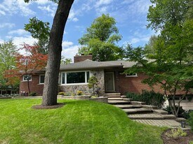 1700 Hamilton Dr in Bloomfield Township, MI - Building Photo