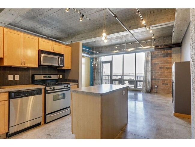 property at 901 N 3rd St