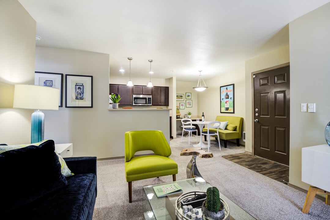 The Knolls at Inglewood Hill in Sammamish, WA - Building Photo