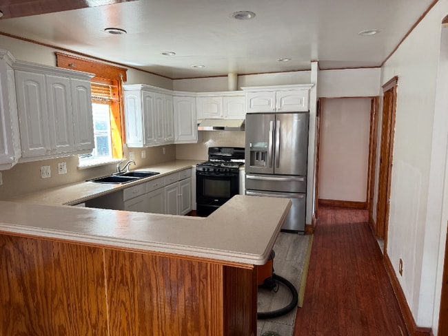 property at 1531 Gillespie Ave