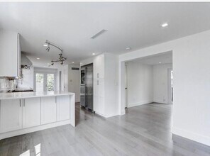 833 Ardmore Rd in West Palm Beach, FL - Building Photo - Building Photo