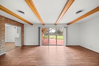 4802 Braesvalley Dr in Houston, TX - Building Photo - Building Photo