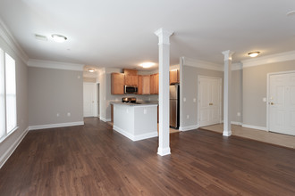 The Tuscany in Alexandria, VA - Building Photo - Interior Photo