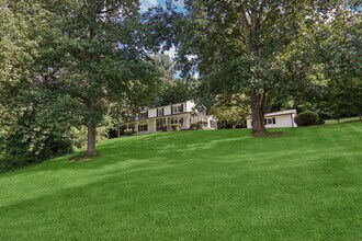 5 Timothy Ln in Candler, NC - Building Photo - Building Photo