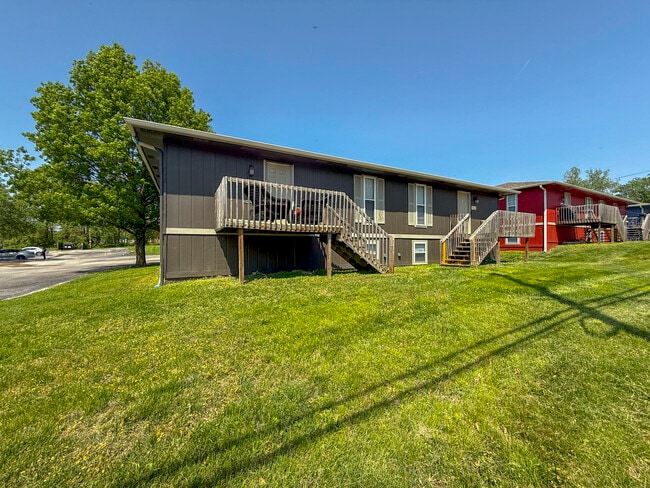 property at 1015 W Ash St