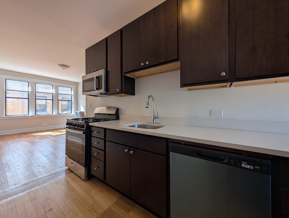 1544 N Kedzie Ave, Unit 1540-3M in Chicago, IL - Building Photo