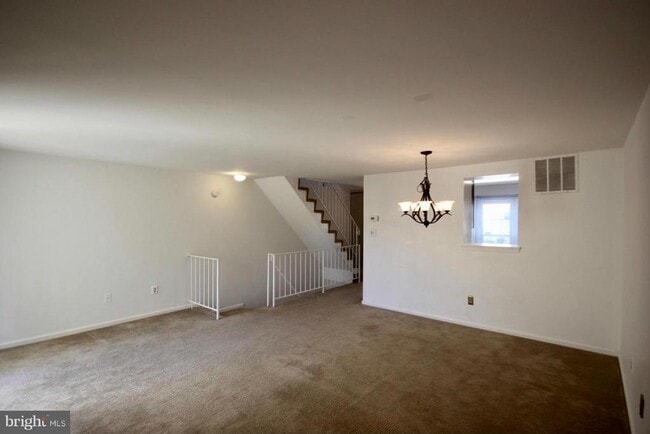 14405 Black Horse Ct in Centreville, VA - Building Photo - Building Photo