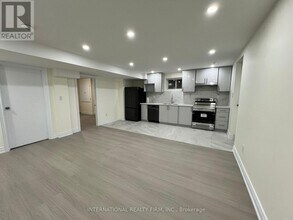 216 Wesmina Ave in Whitchurch-Stouffville, ON - Building Photo - Building Photo