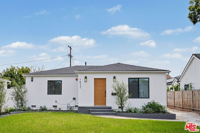 7832 Croydon Ave in Los Angeles, CA - Building Photo - Building Photo