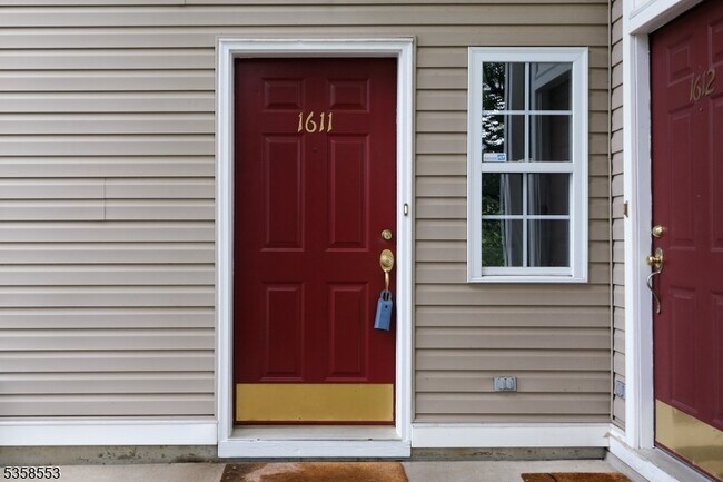 1611 Vista Terrace in Pompton Lakes, NJ - Building Photo - Building Photo