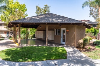 Casa Sierra Apartment Homes in Riverside, CA - Building Photo - Building Photo