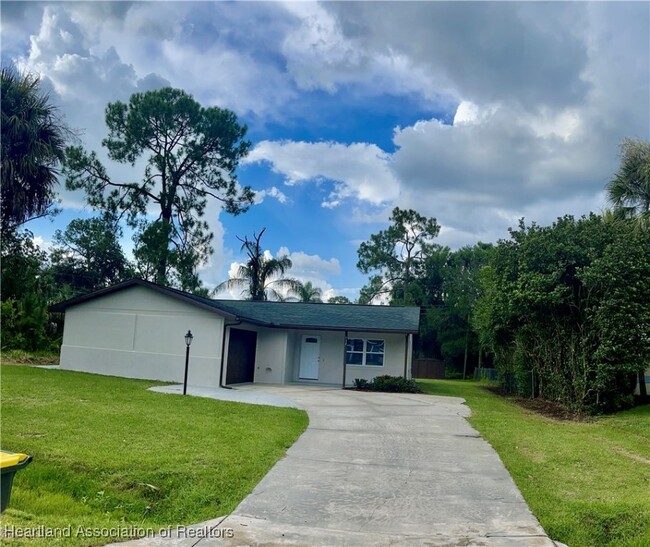 932 Grogan Ave in Sebring, FL - Building Photo - Building Photo