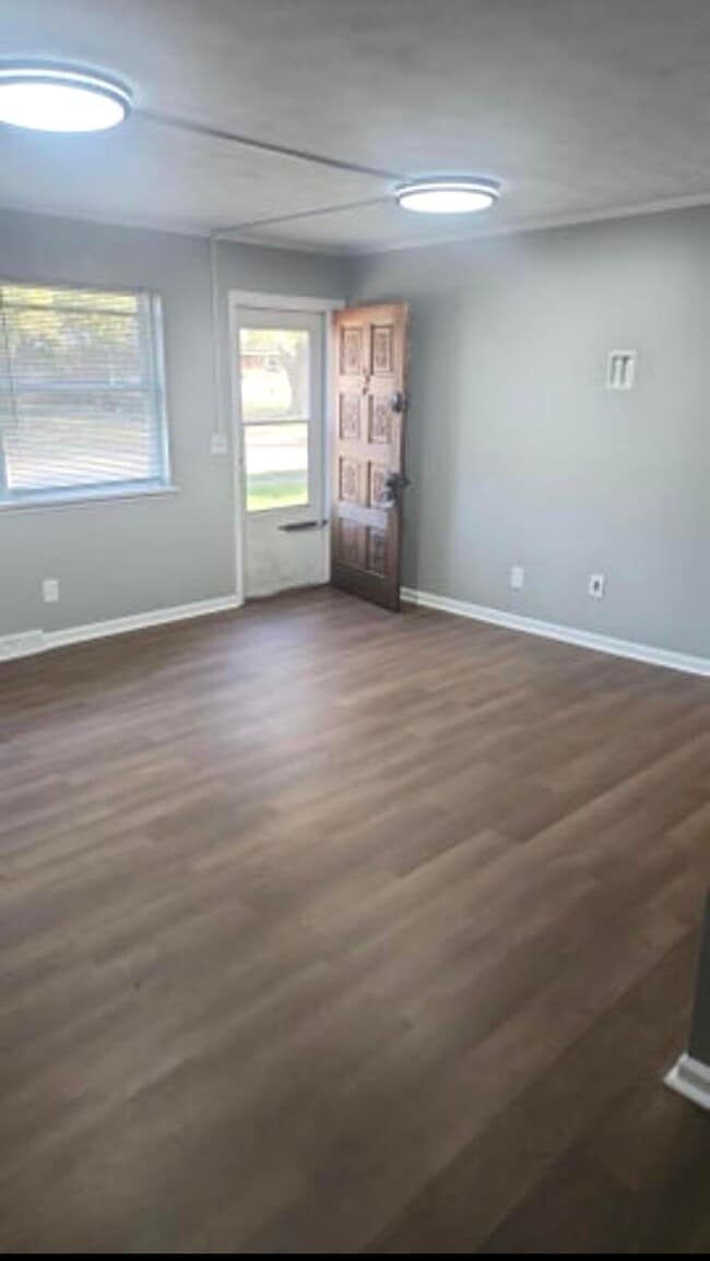 1208 Venetian Cir in Lexington, KY - Building Photo - Building Photo