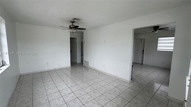 7235 SW 23rd St in Miami, FL - Building Photo - Building Photo