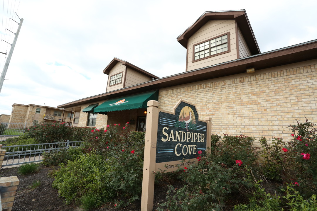 Sandpiper Cove in Galveston, TX - Building Photo