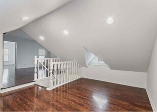 320 W Main St, Unit 2 in Barrington, IL - Foto de edificio - Building Photo